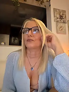 kikkastar online show from 02/23/25, 08:22