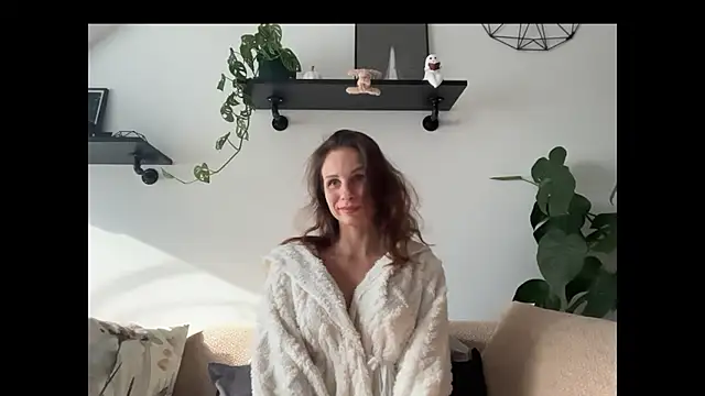Snapshot of Mary_Wet chatting on 05/12/26, 03:51 Mary Wet online show from 05/12/26, 03:51