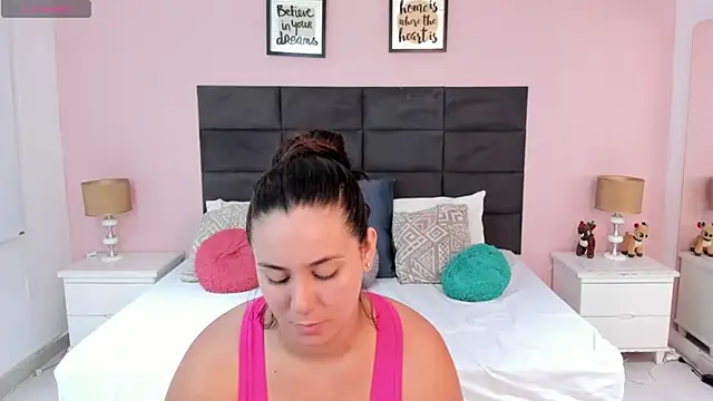 MadisonJenner online show from 11/14/25, 11:25