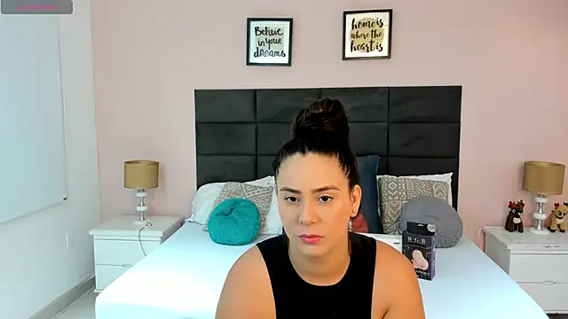 Snapshot of MadisonJenner chatting on 11/12/25, 11:03 MadisonJenner online show from 11/12/25, 11:03