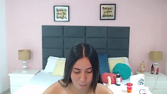 Snapshot of MadisonJenner chatting on 03/09/25, 02:21 MadisonJenner online show from 03/09/25, 02:21