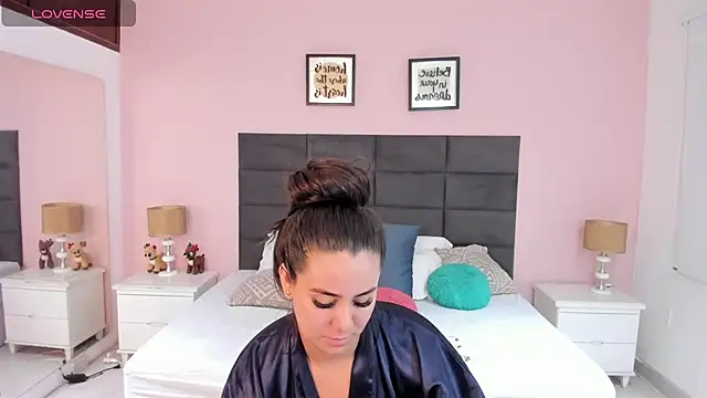 MadisonJenner online show from 11/29/25, 12:49