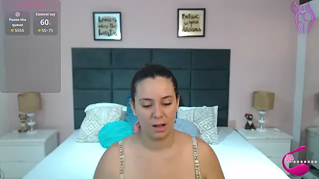 Snapshot of MadisonJenner chatting on 10/05/25, 11:01 MadisonJenner online show from 10/05/25, 11:01