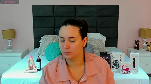 MadisonJenner online show from 11/17/25, 10:52