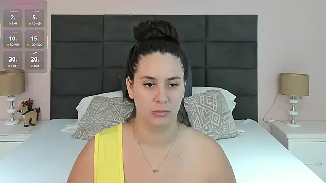 MadisonJenner online show from 01/10/26, 10:54