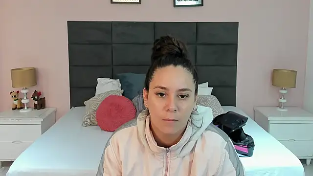 MadisonJenner online show from 12/20/25, 11:13