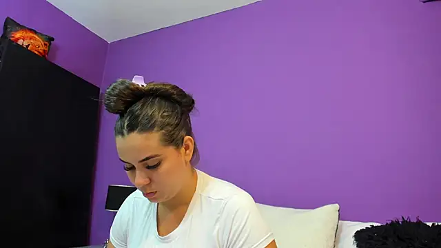 MadisonJenner online show from 02/21/26, 11:23