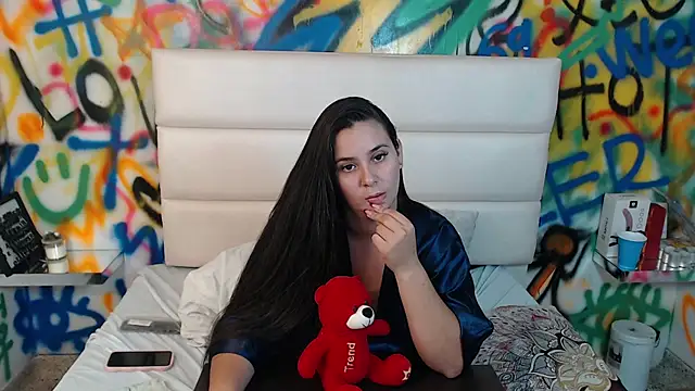 MadisonJenner online show from 12/17/25, 11:54