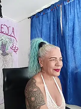 Snapshot of freyadevil333 chatting on 04/15/26, 09:37 freyadevil333 online show from 04/15/26, 09:37