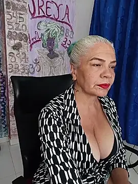 Snapshot of freyadevil333 chatting on 03/26/26, 04:00 freyadevil333 online show from 03/26/26, 04:00