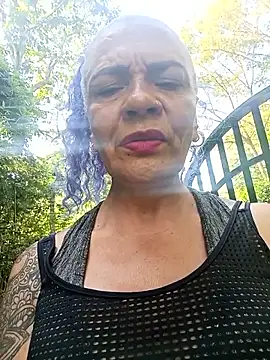 freyadevil333 online show from 11/12/25, 01:26