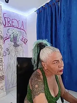 Snapshot of freyadevil333 chatting on 06/21/26, 04:40 freyadevil333 online show from 06/21/26, 04:40