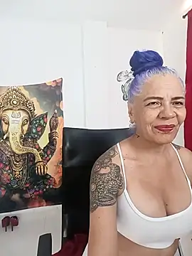 freyadevil333 online show from 10/26/25, 09:37