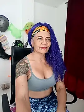 freyadevil333 online show from 10/19/25, 12:57