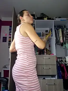 Angela hank2 online show from 11/28/25, 12:27