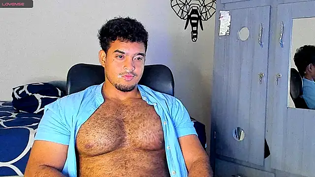 Snapshot of Big_furry_bear13 chatting on 03/07/25, 08:02 Big furry bear13 online show from 03/07/25, 08:02