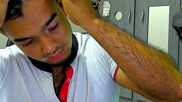 Snapshot of Big_furry_bear13 chatting on 03/18/25, 05:12 Big furry bear13 online show from 03/18/25, 05:12