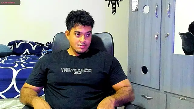 Snapshot of Big_furry_bear13 chatting on 03/05/25, 06:01 Big furry bear13 online show from 03/05/25, 06:01