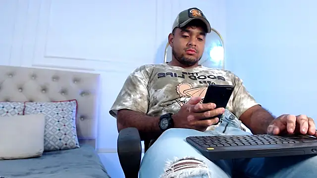 Big furry bear13 online show from 01/10/26, 01:17