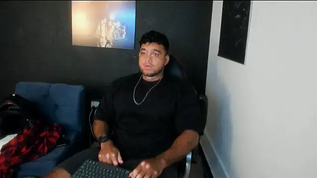 Snapshot of Big_furry_bear13 chatting on 11/20/25, 12:39 Big furry bear13 online show from 11/20/25, 12:39