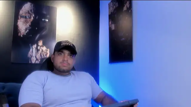 Snapshot of Big_furry_bear13 chatting on 11/04/25, 06:17 Big furry bear13 online show from 11/04/25, 06:17