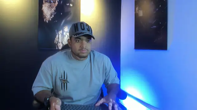 Snapshot of Big_furry_bear13 chatting on 10/15/25, 05:17 Big furry bear13 online show from 10/15/25, 05:17