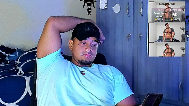 Snapshot of Big_furry_bear13 chatting on 03/17/25, 07:02 Big furry bear13 online show from 03/17/25, 07:02