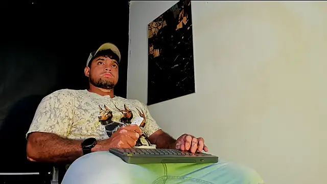 Big furry bear13 online show from 03/04/26, 01:46