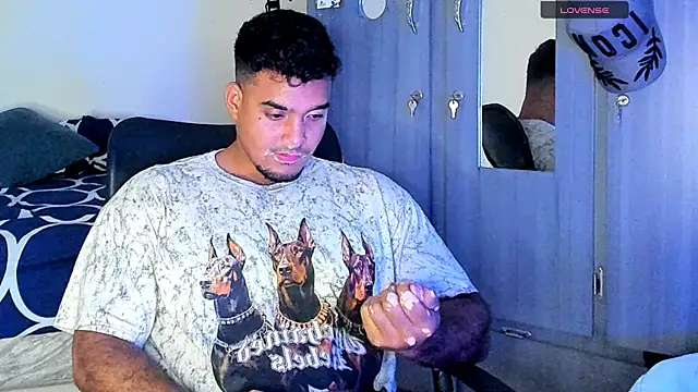 Snapshot of Big_furry_bear13 chatting on 03/11/25, 04:41 Big furry bear13 online show from 03/11/25, 04:41