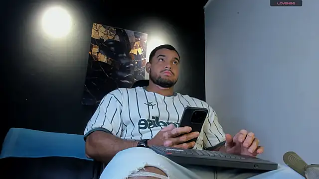 Big furry bear13 online show from 06/19/26, 04:40
