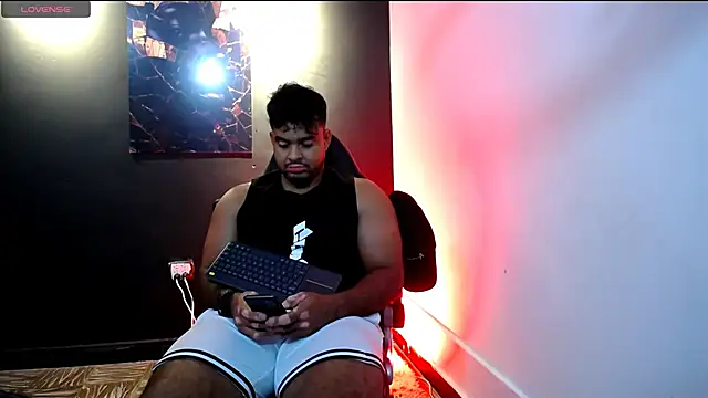 Big furry bear13 online show from 01/14/26, 09:13