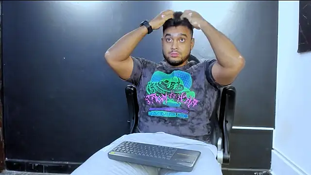 Big furry bear13 online show from 04/22/26, 06:20