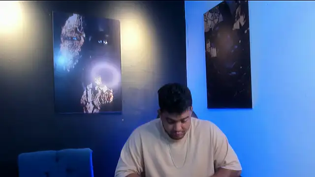 Snapshot of Big_furry_bear13 chatting on 10/30/25, 05:06 Big furry bear13 online show from 10/30/25, 05:06