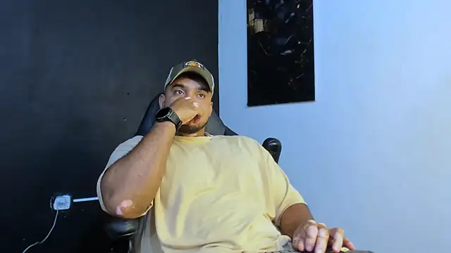 Snapshot of Big_furry_bear13 chatting on 05/09/26, 09:56 Big furry bear13 online show from 05/09/26, 09:56
