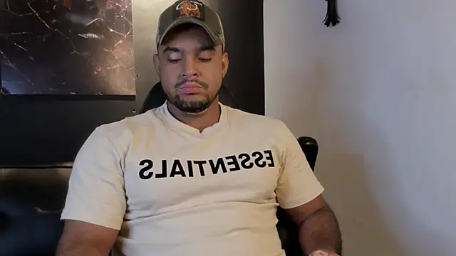 Big furry bear13 online show from 07/25/26, 11:05