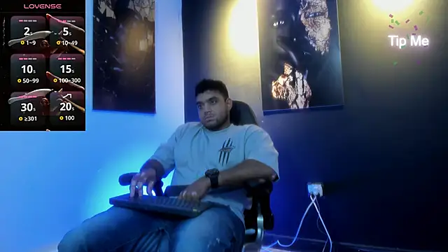 Snapshot of Big_furry_bear13 chatting on 10/12/25, 10:49 Big furry bear13 online show from 10/12/25, 10:49