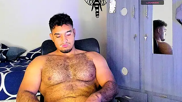 Snapshot of Big_furry_bear13 chatting on 03/14/25, 06:42 Big furry bear13 online show from 03/14/25, 06:42