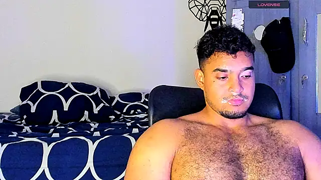 Snapshot of Big_furry_bear13 chatting on 03/15/25, 06:58 Big furry bear13 online show from 03/15/25, 06:58