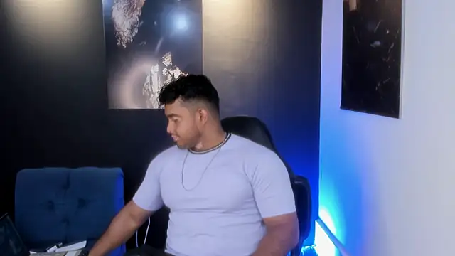 Snapshot of Big_furry_bear13 chatting on 11/02/25, 10:59 Big furry bear13 online show from 11/02/25, 10:59