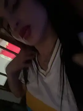 Snapshot of sunshine_uwu22 chatting on 07/04/26, 12:32 sunshine uwu22 online show from 07/04/26, 12:32