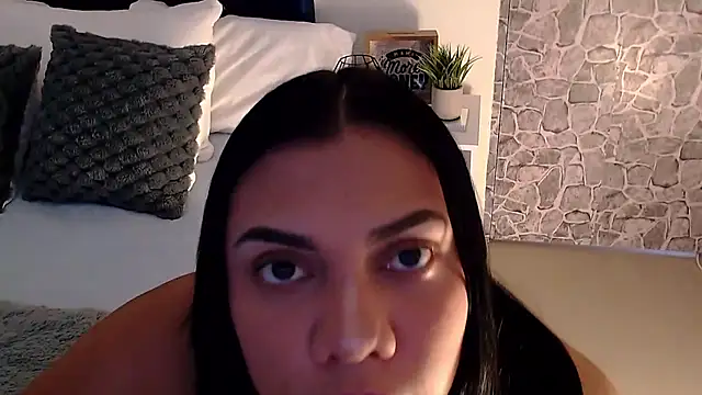 angela santana  online show from 11/02/25, 06:02