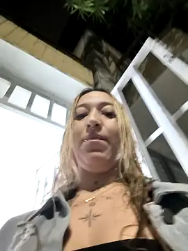 Snapshot of MollyCruz chatting on 02/02/26, 10:36 MollyCruz online show from 02/02/26, 10:36