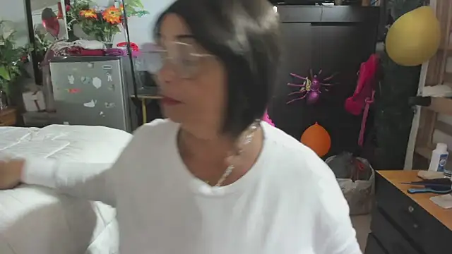 Mrs mommy  online show from 11/21/25, 11:26