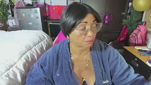 Mrs mommy  online show from 11/18/25, 06:55