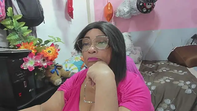Snapshot of Mrs_mommy_ chatting on 07/13/26, 06:29 Mrs mommy online show from 07/13/26, 06:29