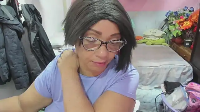 Snapshot of Mrs_mommy_ chatting on 05/14/26, 07:22 Mrs mommy online show from 05/14/26, 07:22