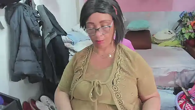 Snapshot of Mrs_mommy_ chatting on 05/19/26, 07:10 Mrs mommy online show from 05/19/26, 07:10
