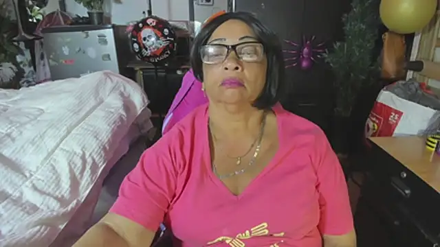 Mrs mommy  online show from 11/07/25, 10:03