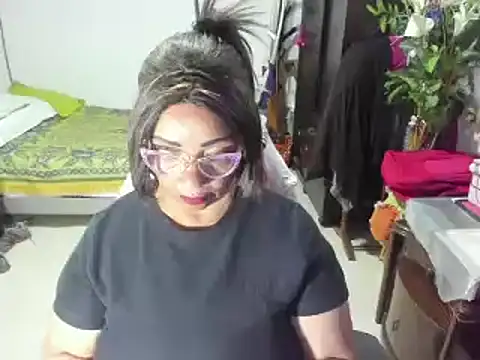 Snapshot of Mrs_mommy_ chatting on 03/02/25, 10:02 Mrs mommy online show from 03/02/25, 10:02