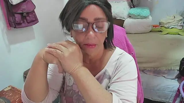 Mrs mommy  online show from 04/10/26, 07:21